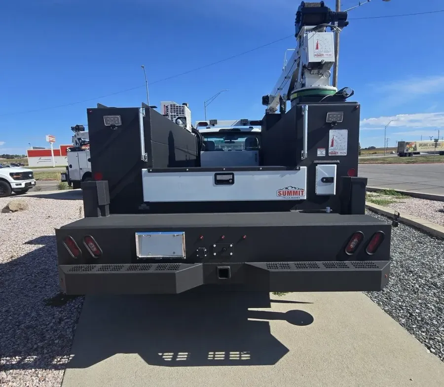 2025 Ford Super Duty F-600 | Photo 6 of 26