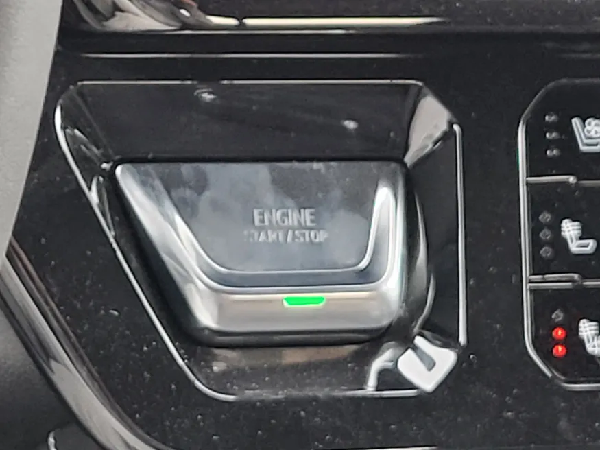 2026 GMC Sierra 2500HD AT4X | Photo 17 of 25