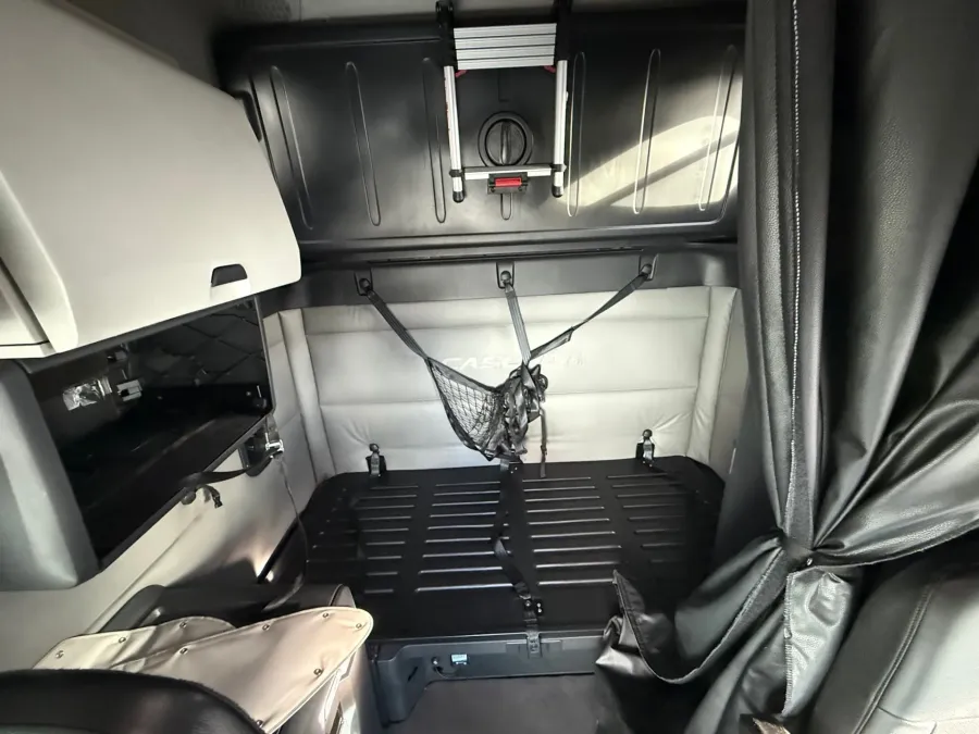 2022 Freightliner Cascadia | Photo 12 of 14