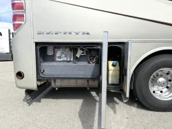 2013 Tiffin Zephyr | Thumbnail Photo 29 of 32