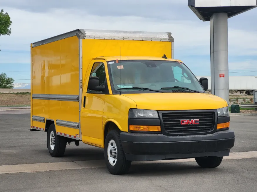 2021 GMC Savana Commercial Cutaway CUTWAY | Photo 2 of 20