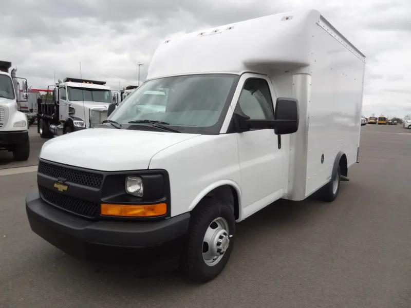 Used cutaway deals vans for sale