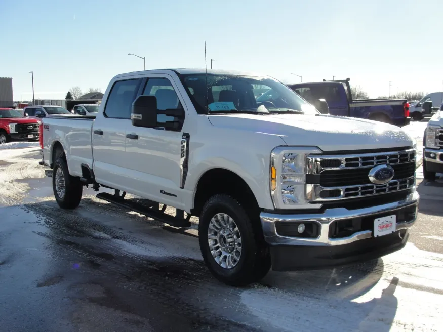 2025 Ford F-350 | Photo 7 of 12