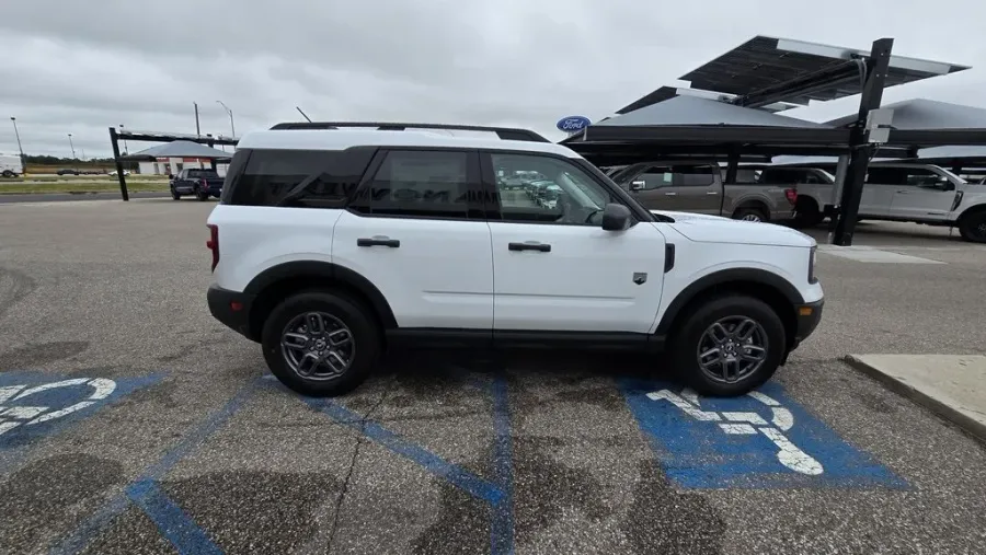 2025 Ford Bronco Sport | Photo 4 of 28