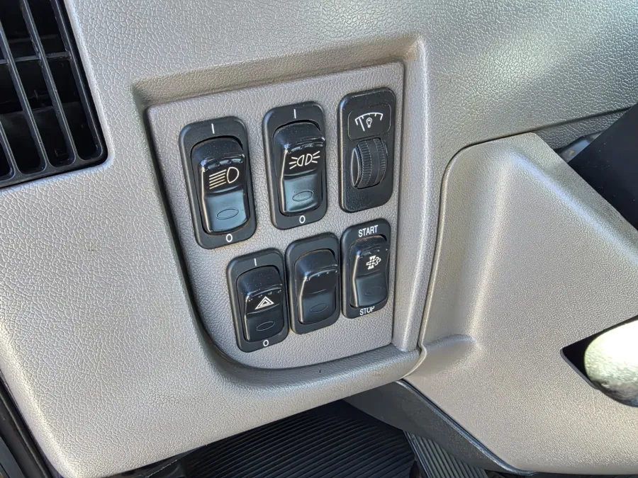 2022 Peterbilt 337 | Photo 22 of 23
