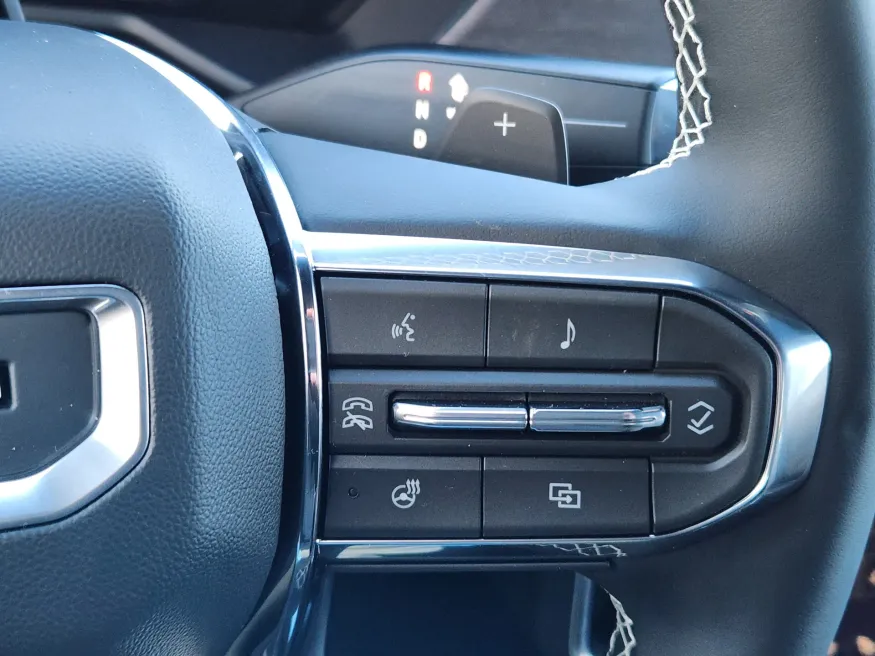 2026 GMC Acadia Denali Ultimate | Photo 16 of 25