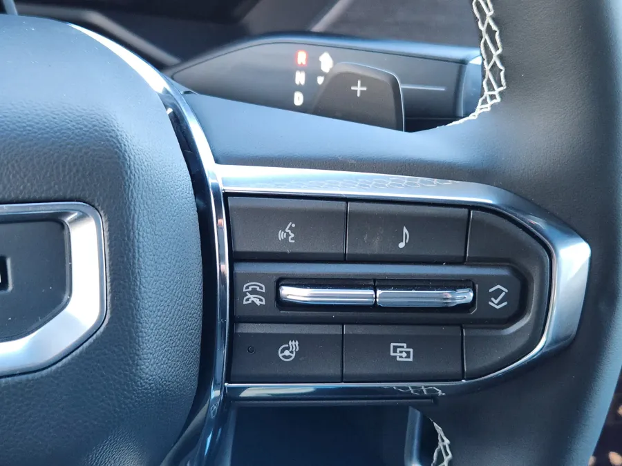 2026 GMC Acadia Denali Ultimate | Photo 16 of 25