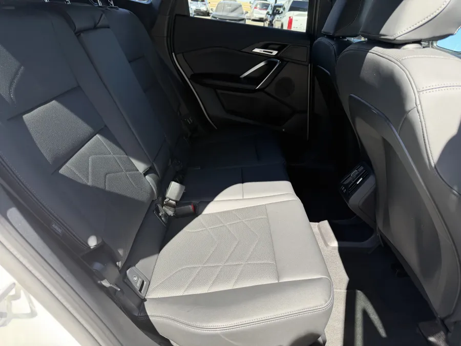 2025 BMW X1 xDrive28i | Photo 9 of 21