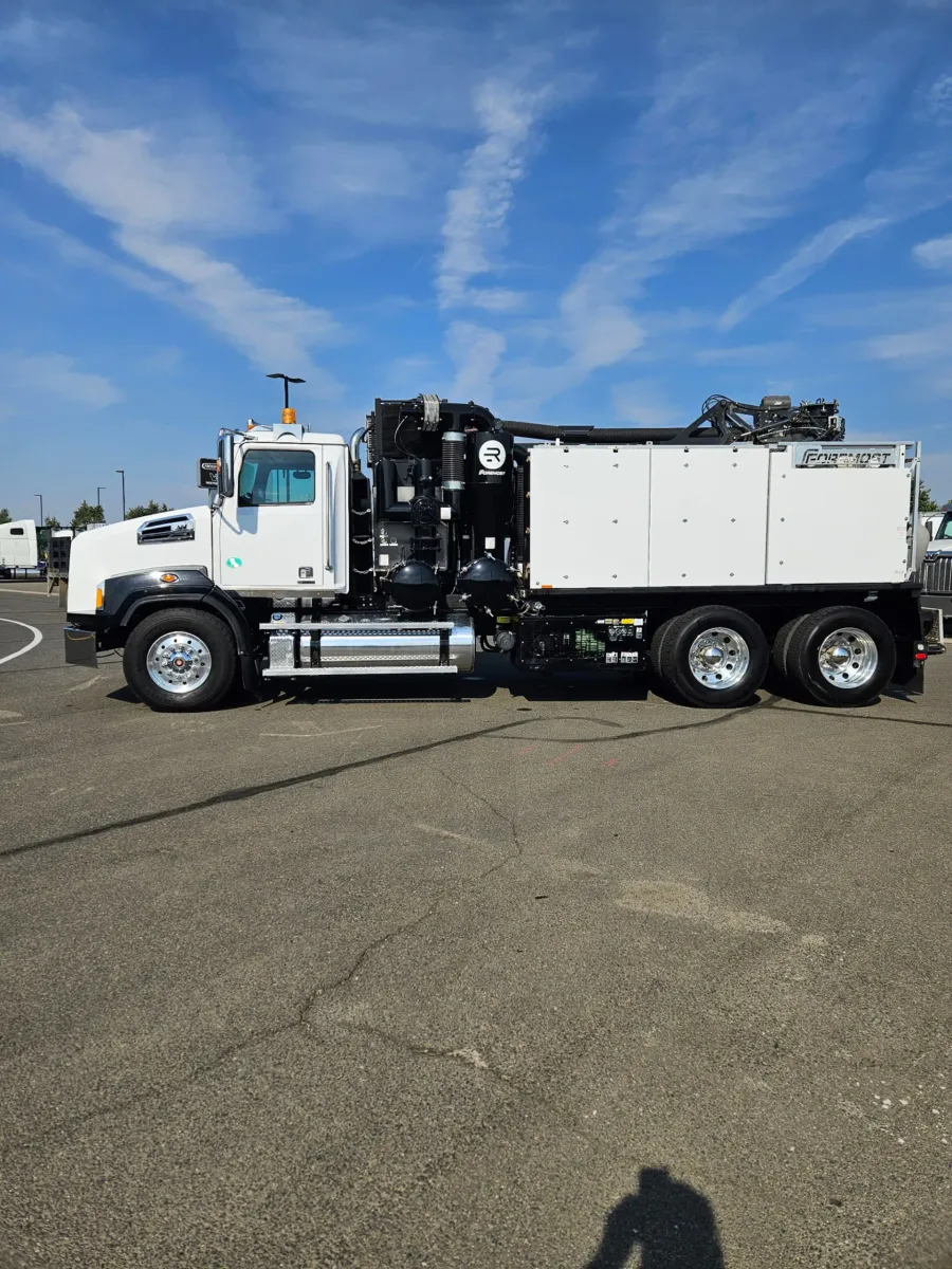 2021 Rival T7 | Photo 2 of 9