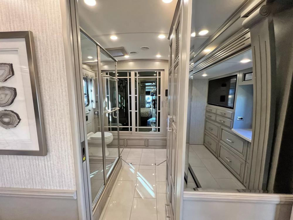 2023 Newmar London Aire 4551 | Photo 17 of 34