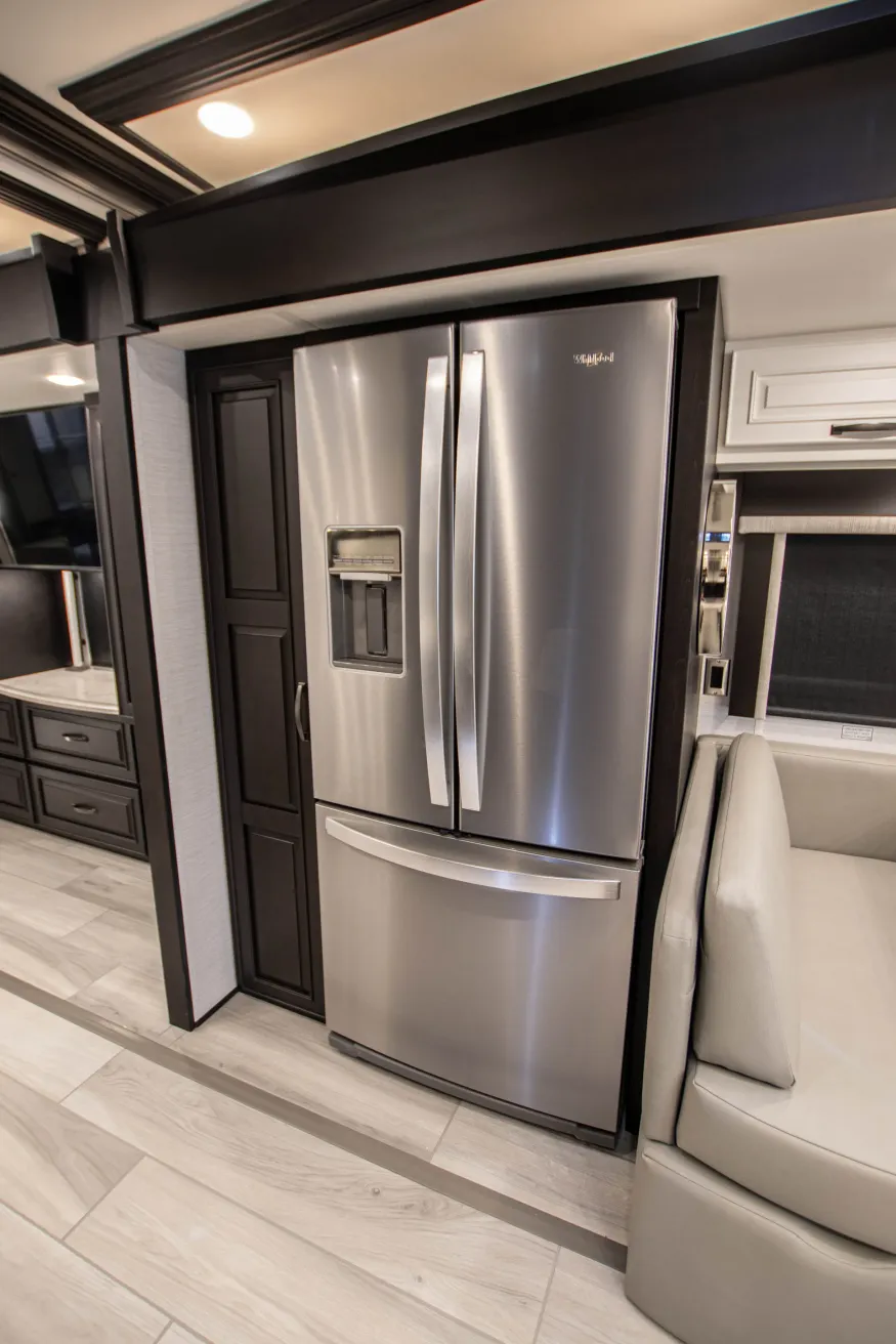 2026 Newmar Dutch Star 4081 | Photo 12 of 19