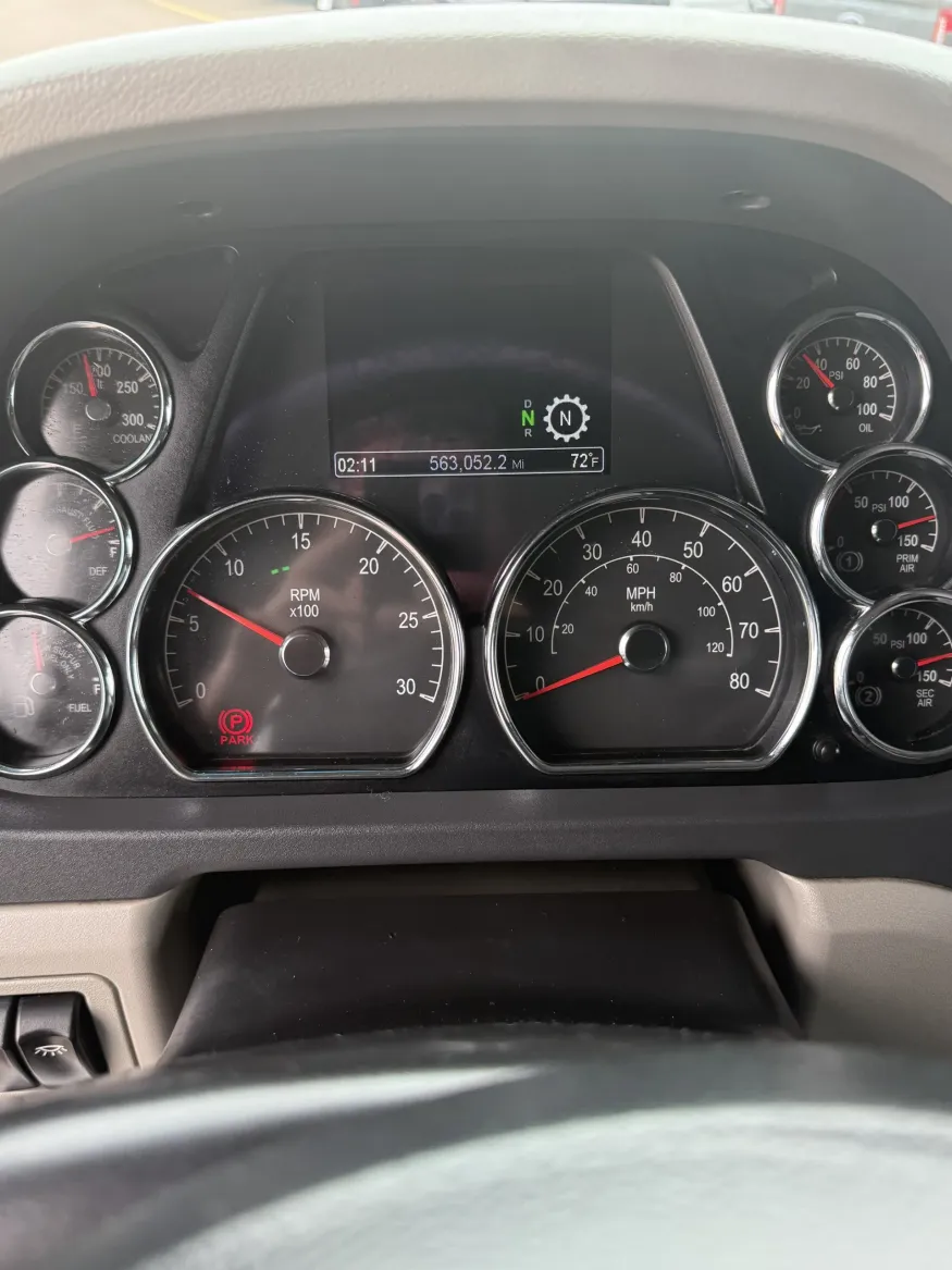 2019 Peterbilt 579 | Photo 13 of 17