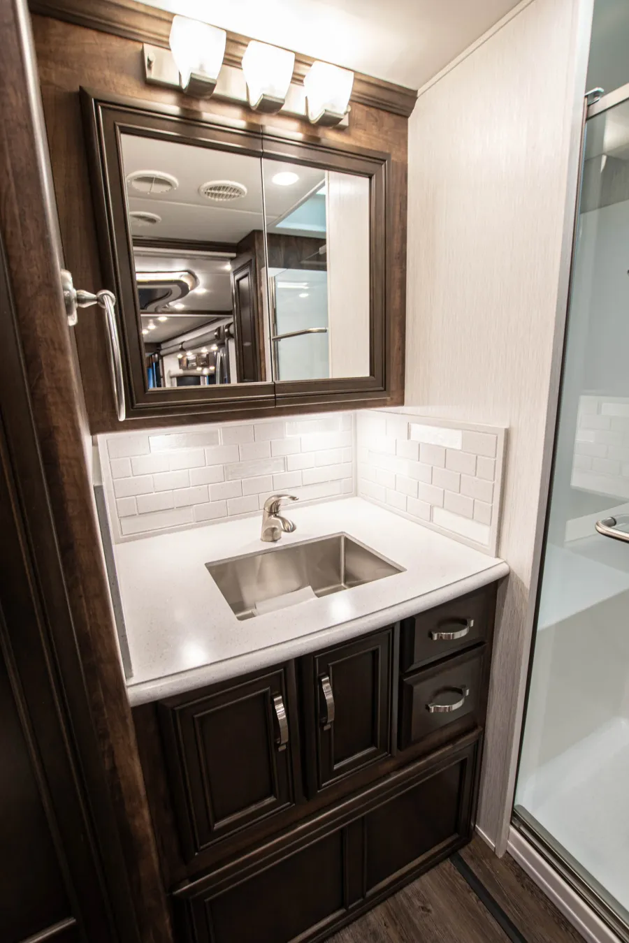 2024 Newmar Kountry Star 3709 | Photo 25 of 25