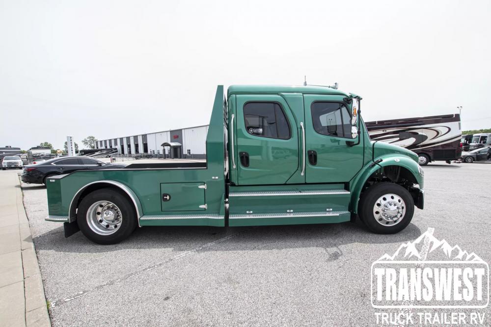 2022 Freightliner M2 106 | Photo 4 of 18