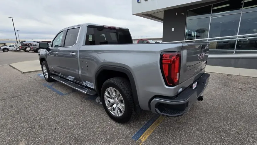 2023 GMC Sierra 1500 | Photo 6 of 31