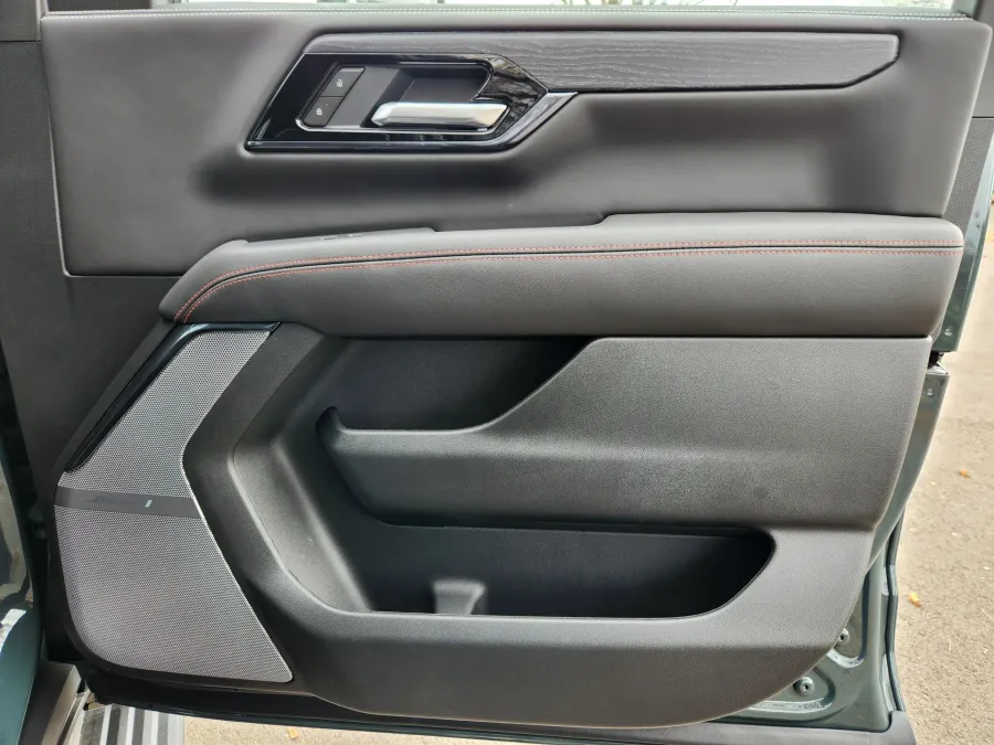 2026 GMC Yukon AT4 Ultimate | Photo 20 of 33