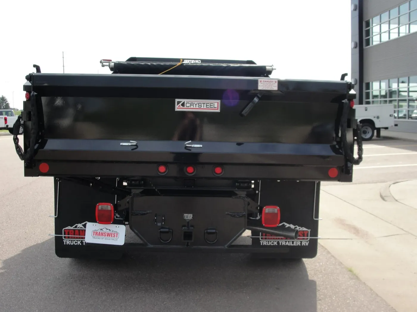 2025 Ford F-550 | Photo 3 of 17