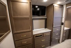 2026 Renegade Valencia 36SB | Thumbnail Photo 23 of 22