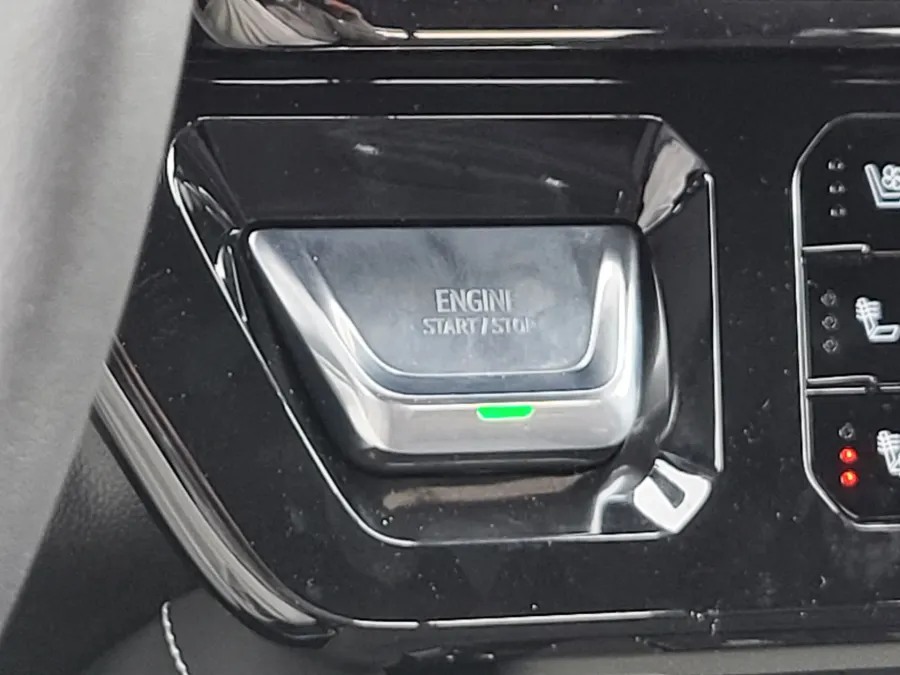 2026 GMC Sierra 2500HD AT4X | Photo 17 of 25