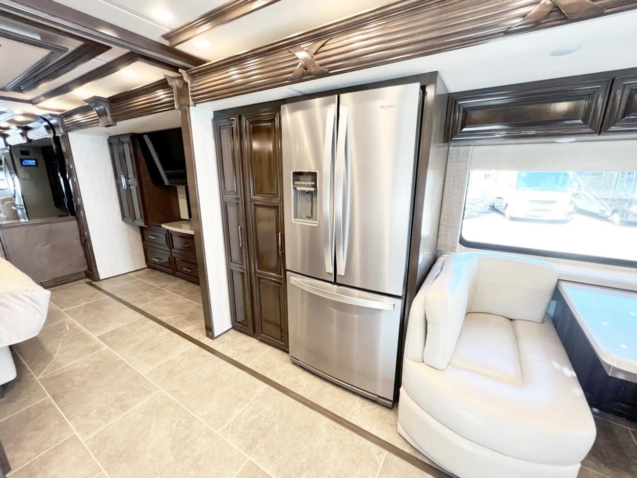 2023 Newmar Supreme Aire 4530 | Photo 13 of 36