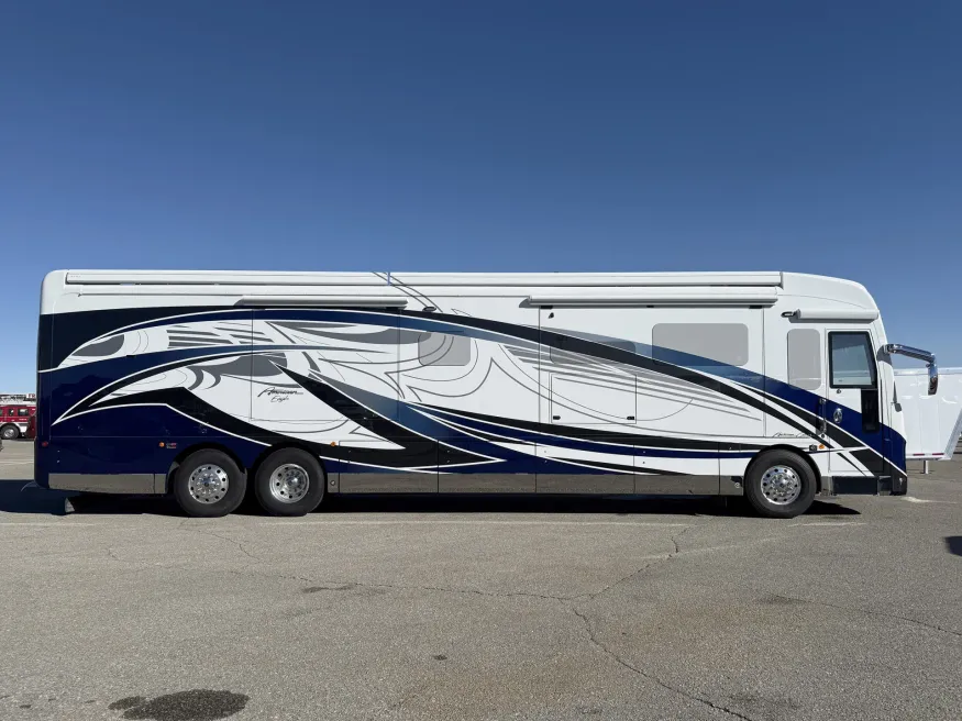 2025 American Coach Eagle | Photo 2 of 4