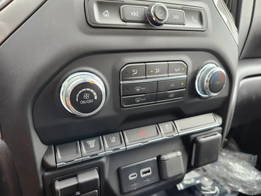 2025 GMC Sierra 3500HD CC Pro | Photo 23 of 28