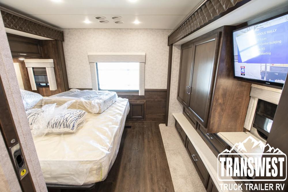 2023 Newmar Bay Star 3225 | Photo 12 of 14
