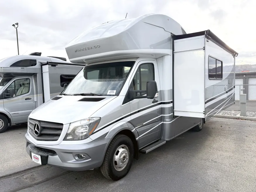 2019 Winnebago Navion 24D | Photo 12 of 13
