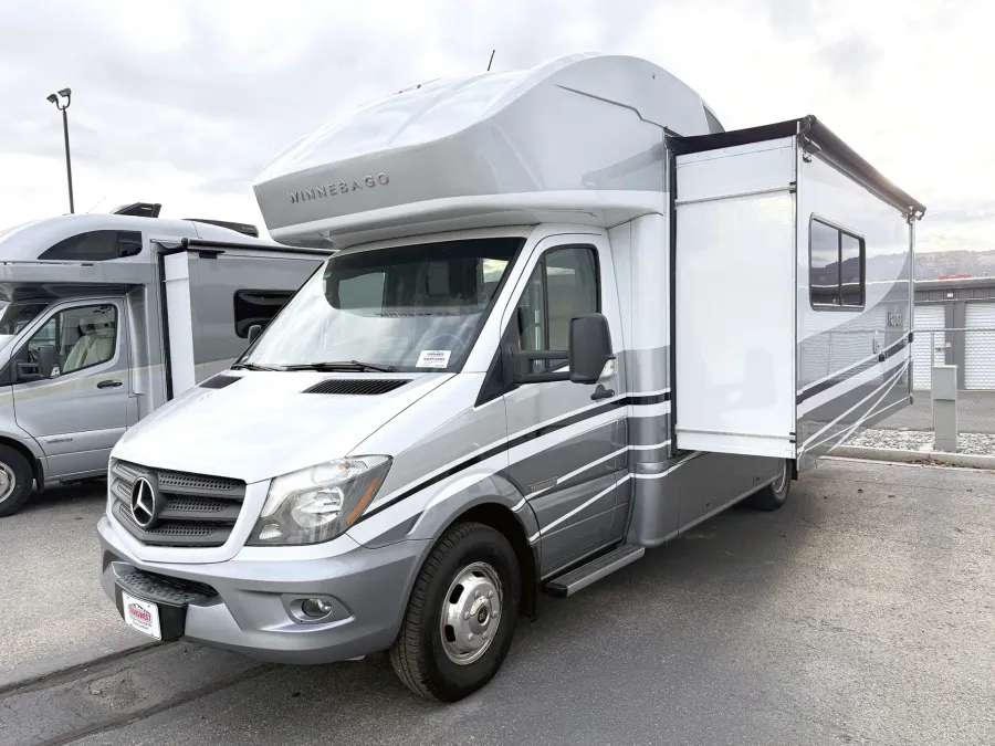 2019 Winnebago Navion 24D | Photo 12 of 13