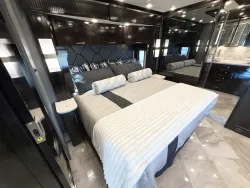 2027 Newmar Essex 4595 | Thumbnail Photo 13 of 31