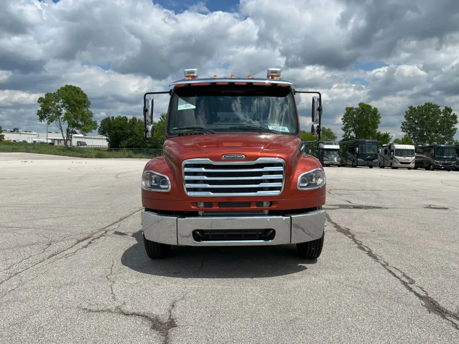 2024 Freightliner M2 106 Bolt | Photo 6 of 33
