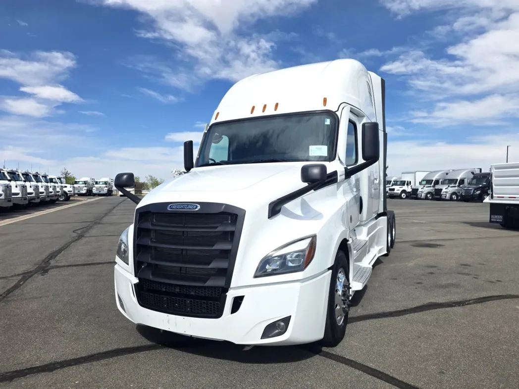 2023 Freightliner Cascadia 126 
