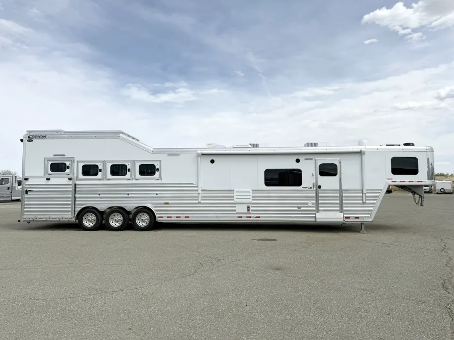 2026 Cimarron Norstar 4HLQ | Photo 2 of 5