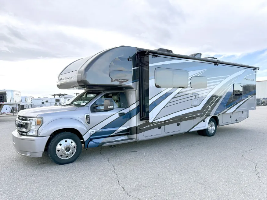 2023 Thor Magnitude SV34 | Photo 20 of 26