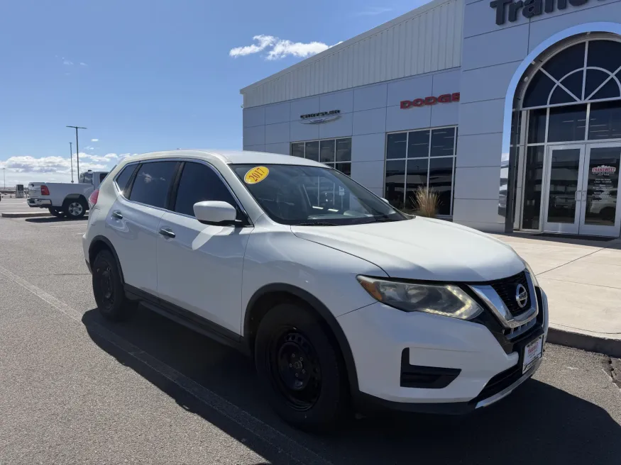 2017 Nissan Rogue S | Photo 1 of 17