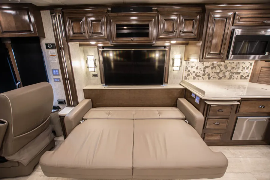 2019 Newmar Dutch Star 4369 | Photo 17 of 31