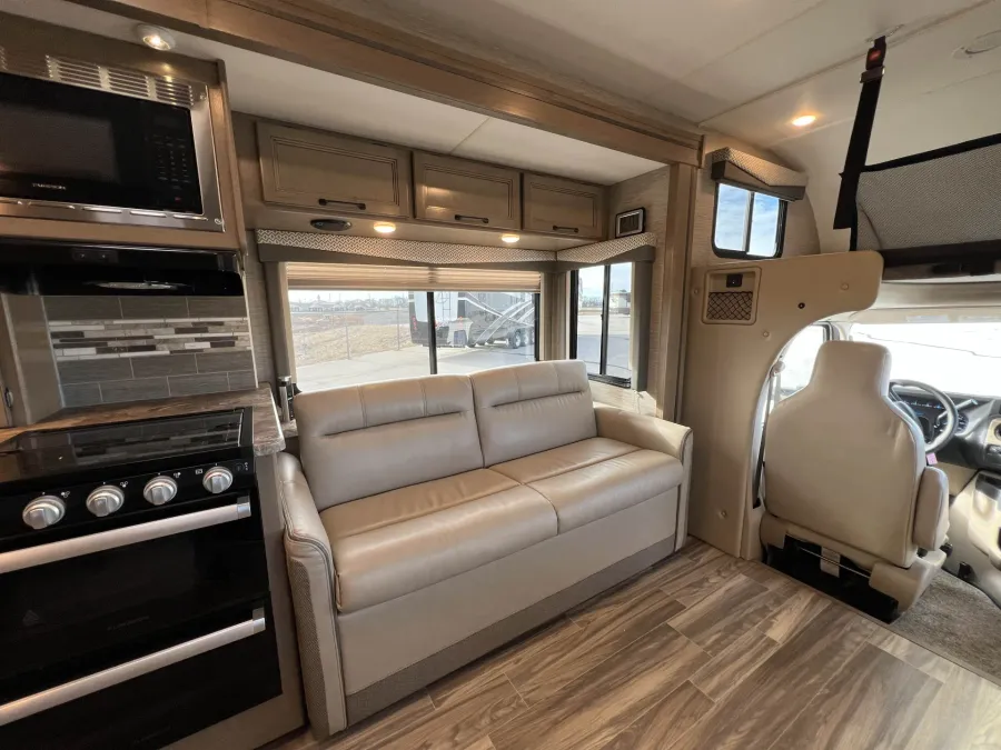 2022 Thor Four Winds 27R | Photo 16 of 37