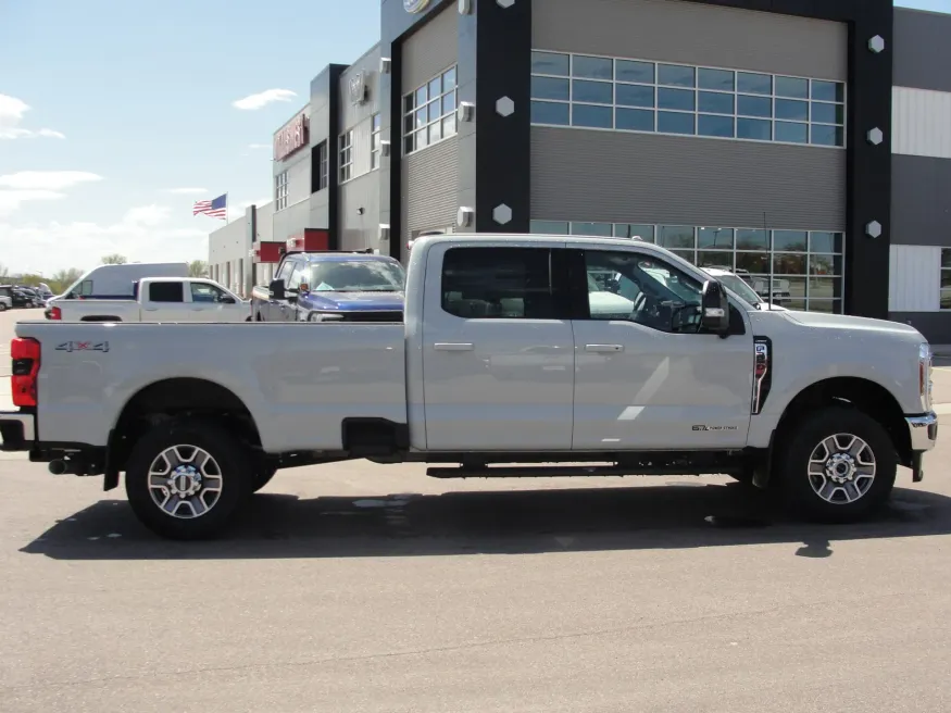 2026 Ford Super Duty F-350 | Photo 11 of 28
