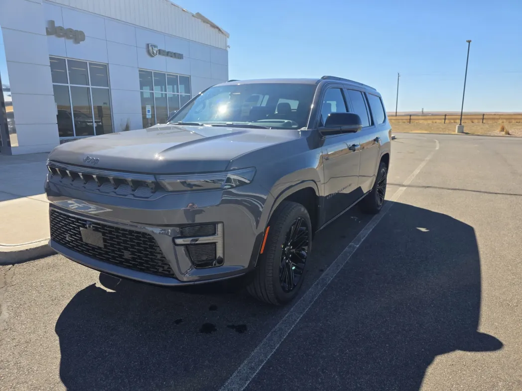 2026 Jeep Grand Wagoneer Limited Reserve 