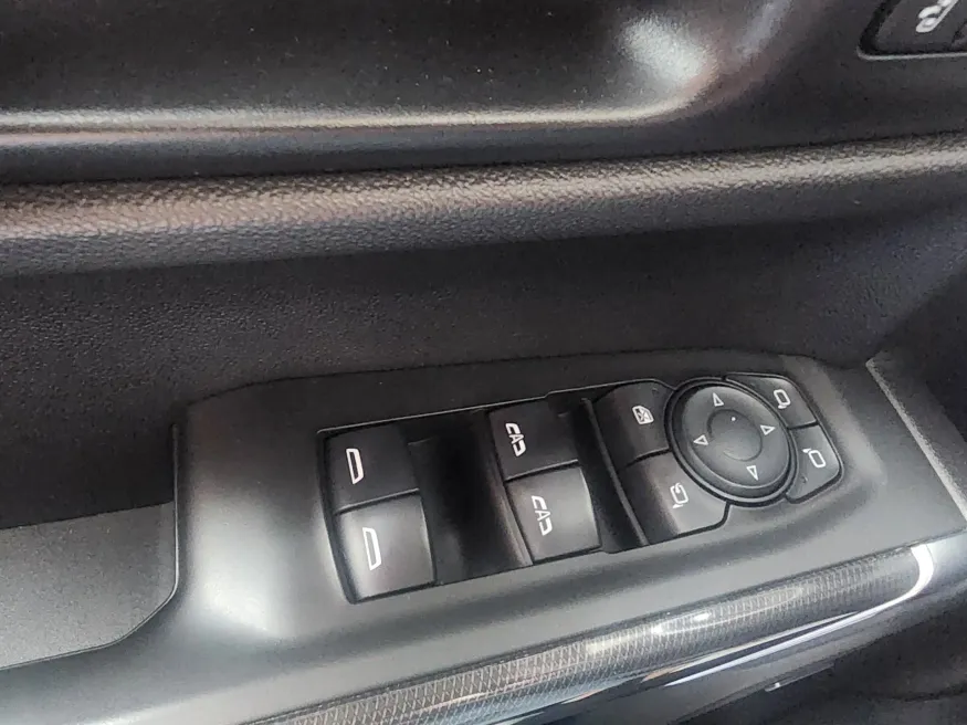 2020 GMC Sierra 1500 AT4 | Photo 22 of 28