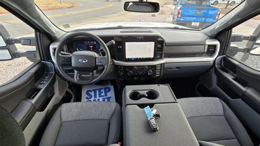 2026 Ford Super Duty F-250 | Photo 36 of 40