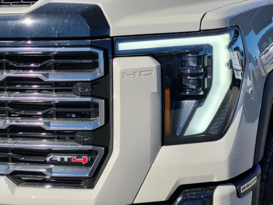 2026 GMC Sierra 2500HD AT4 | Photo 7 of 24