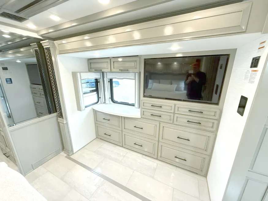 2026 Newmar London Aire 4551 | Photo 14 of 33