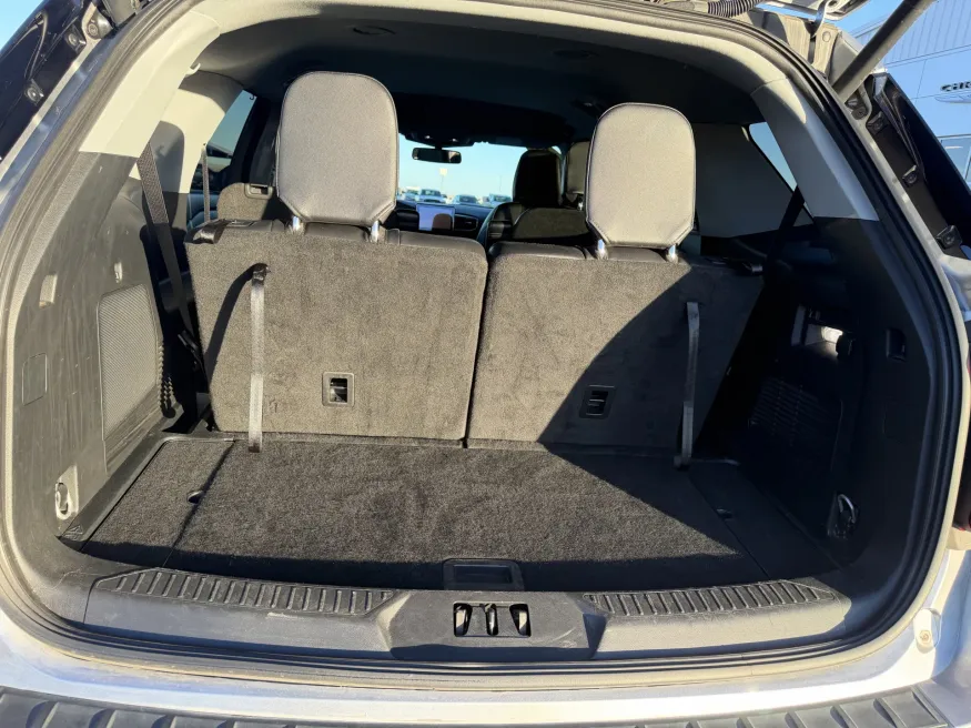 2024 Ford Explorer Limited | Photo 6 of 16