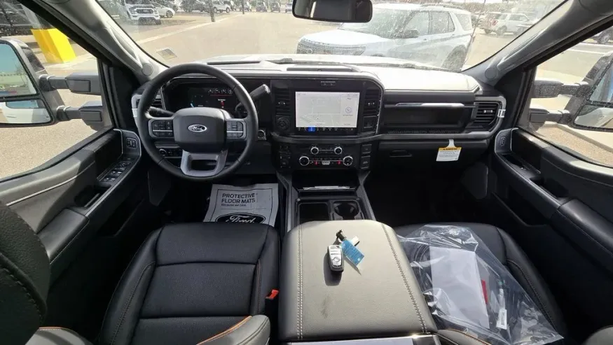 2026 Ford Super Duty F-250 | Photo 40 of 44