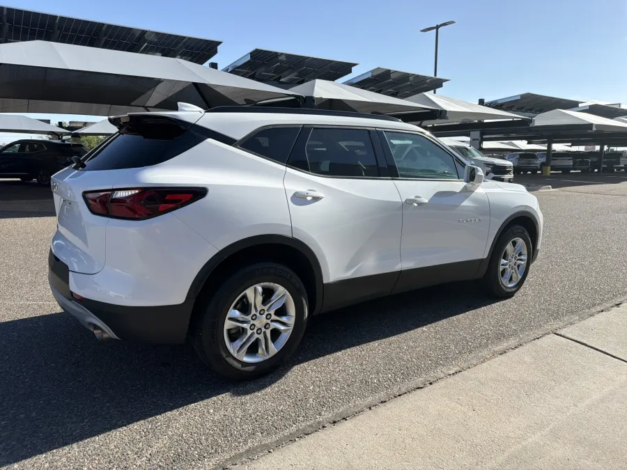 2020 Chevrolet Blazer LT | Photo 5 of 16