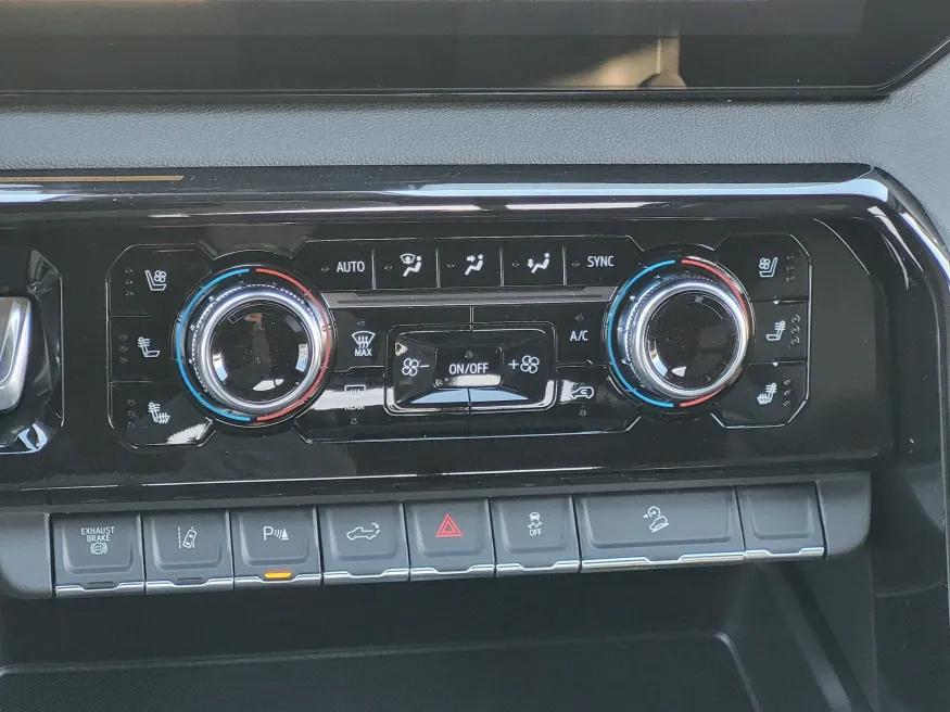 2026 GMC Sierra 2500HD AT4 | Photo 17 of 31