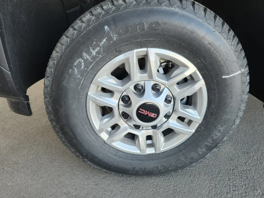 2026 GMC Sierra 2500HD Pro | Photo 13 of 22