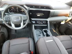 2026 GMC Sierra 2500HD Denali | Thumbnail Photo 12 of 31