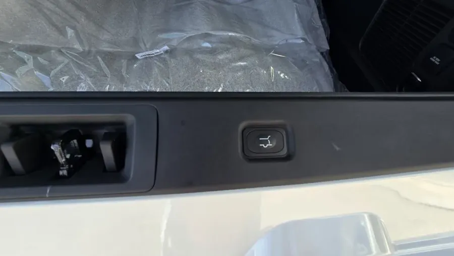 2025 Ford Expedition Max | Photo 10 of 40